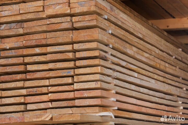 Доски из сосны, универсальное решение для строител
