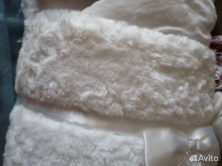 Конверт белый,меховой +детские вещи
