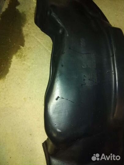 Пара передних подкрылок ленд крузер 100