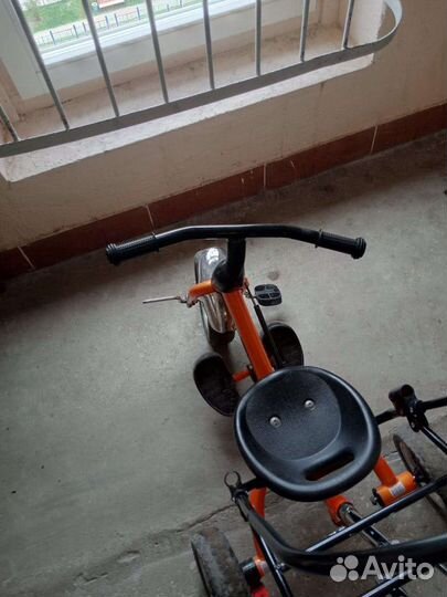 Детский велосипед с ручкой