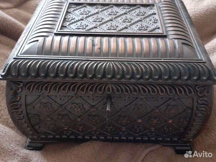 Сундук.Ларец-шкатулка