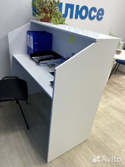 Стойка ресепшн
