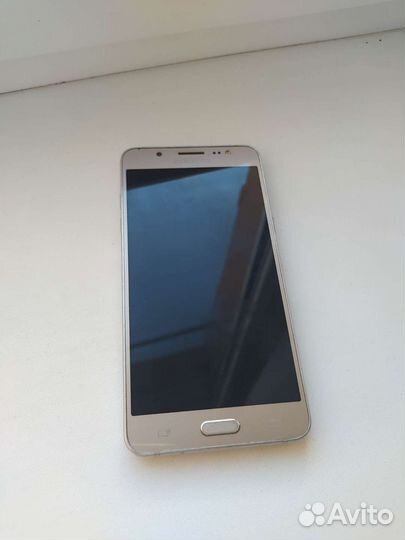 Телефон Samsung galaxy J5 2016