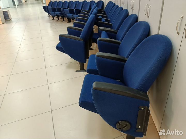 Кресла мягкие В конференц-зал 8шт. Б.У