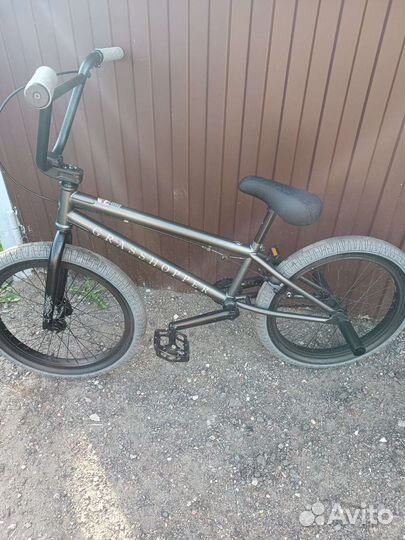 Трюковой велосипед BMX