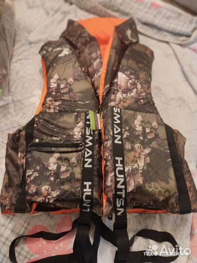 Спасательный жилет на взрослого