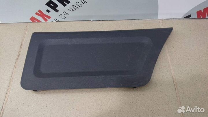 Обшивка двери багажника Skoda Rapid 2013-2020