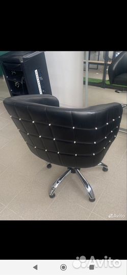 Парикмахерское кресло бу