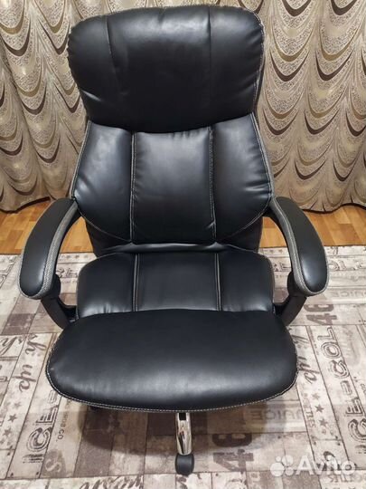 Компьютерное кожаное кресло