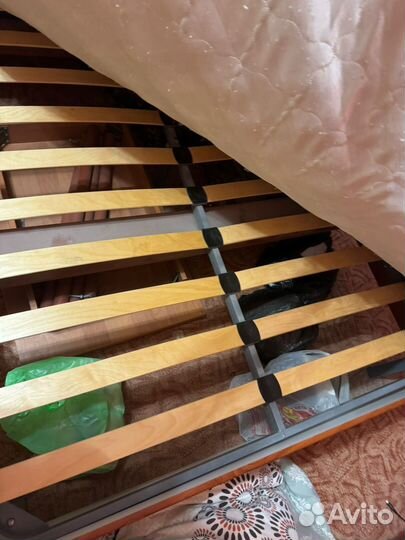 Кровать со столиком