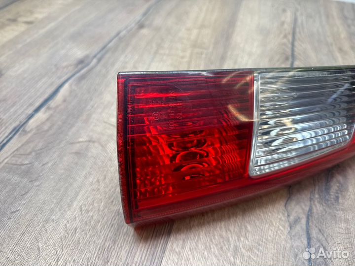 Фонарь правый Volvo V70 SW 2.4 B5244S 2003