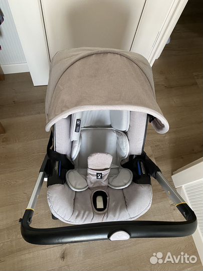 Коляска автокресло doona с базой isofix