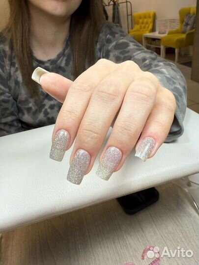 Модель на маникюр и педикюр