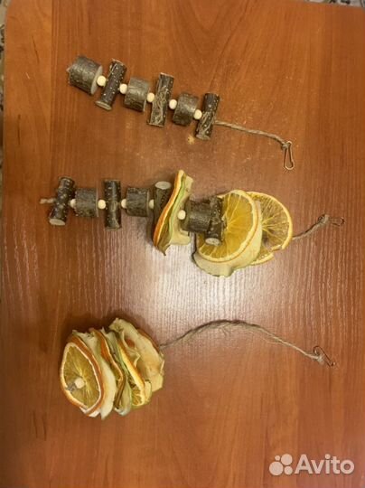 Игрушки для птиц и попугаев