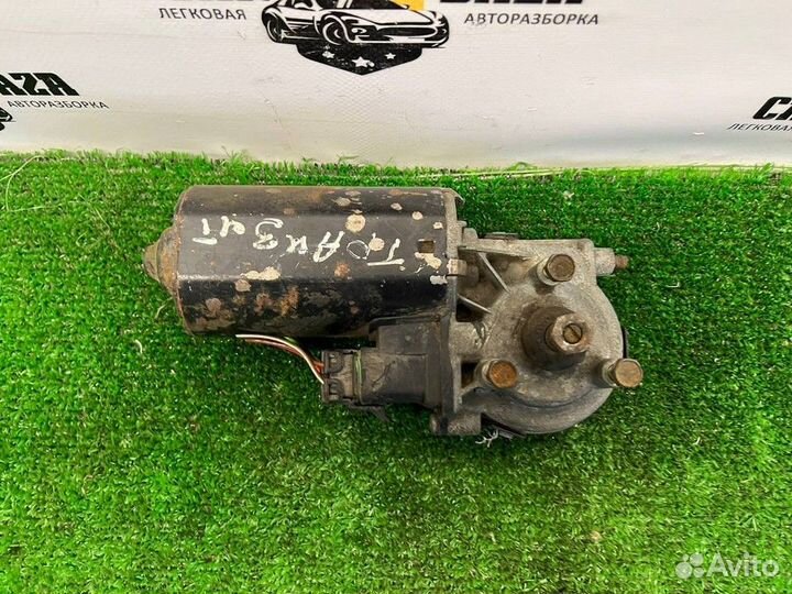 Моторчик стеклоочистителя передний. Ford Transit