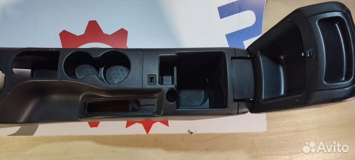 Центральная консоль подлокотник Nissan Qashqai J10