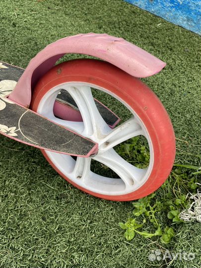 Самокат для девочки с большими колесами