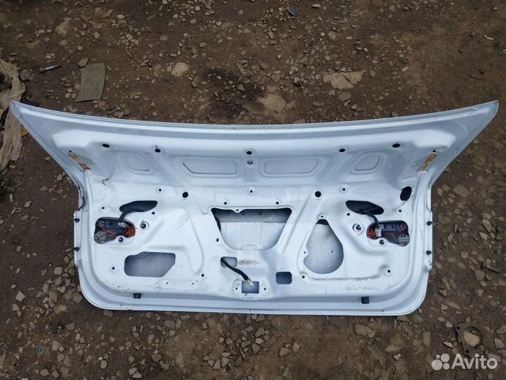 Крышка багажника Kia Rio 3