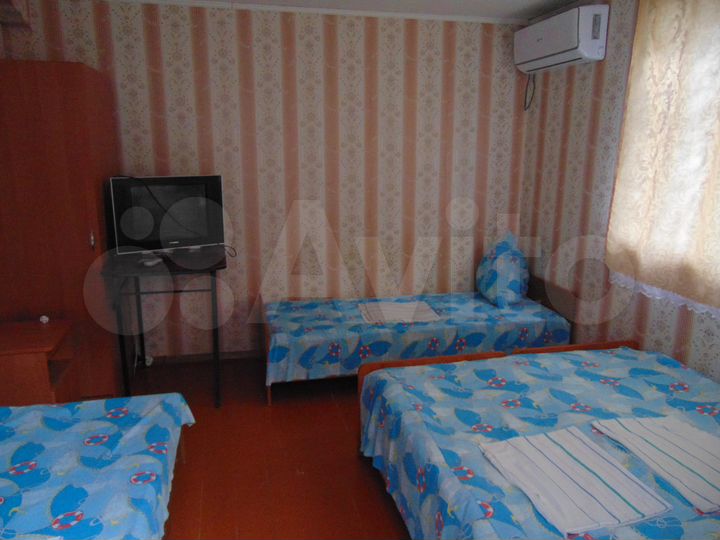 Комната 18 м² в 6-к., 1/1 эт.