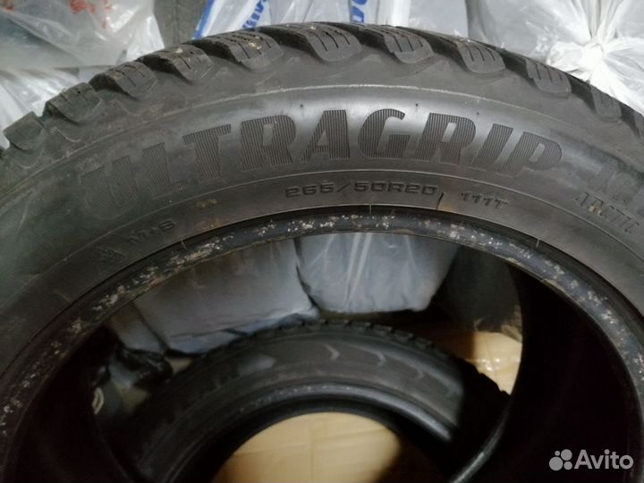 Goodyear UltraGrip Ice Arctic SUV 265/50 R20 111T