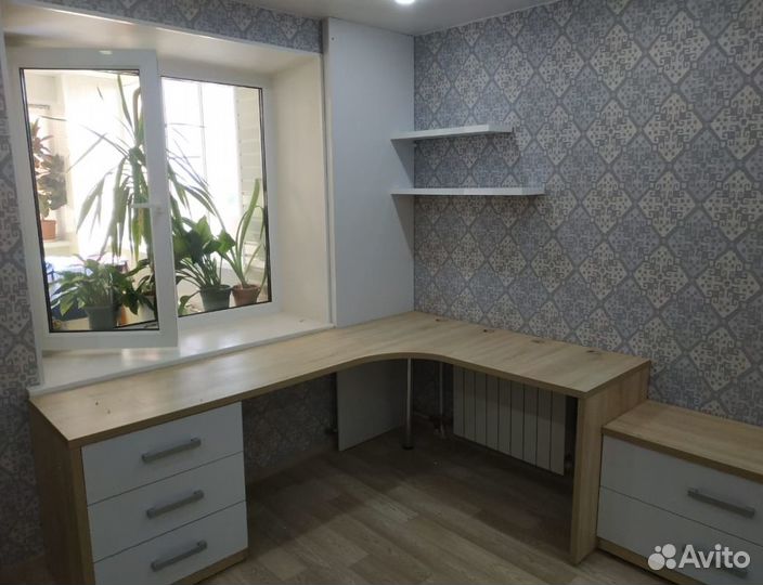 Рабочая зона у окна