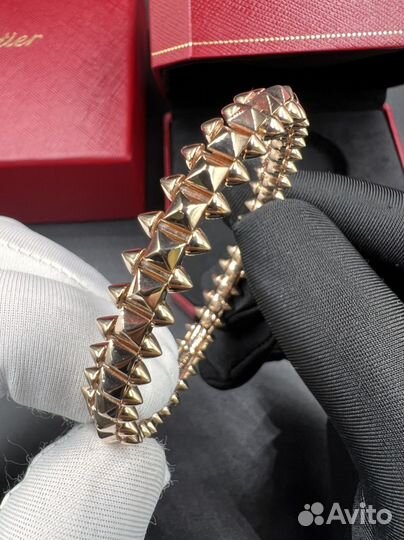 Золотой браслет clash DE cartier