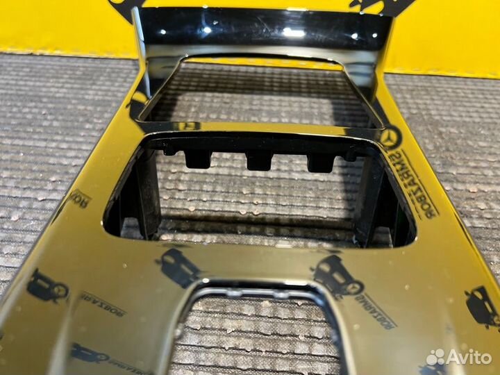 Накладка центральной консоли Mercedes Benz A200