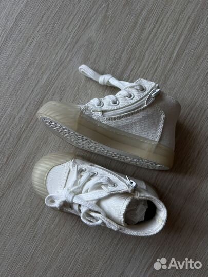 Кроссовки zara