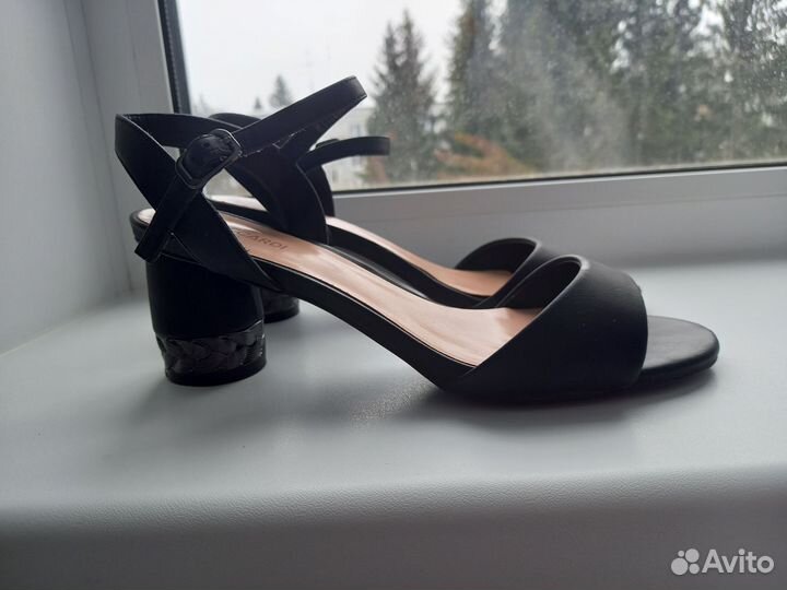 Босоножки женские 38 размер