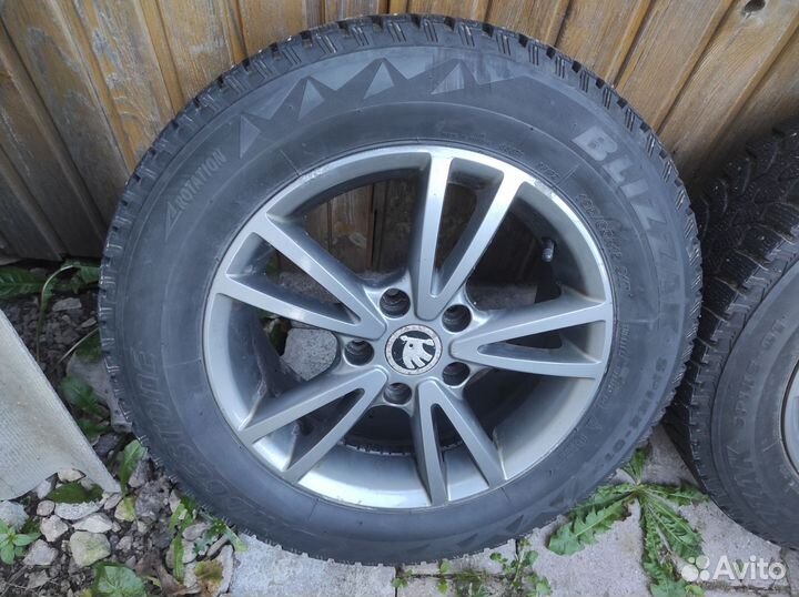 Bridgestone Blizzak Spike-01 195/65 R15 T