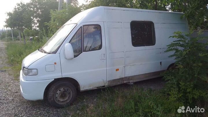 Кузов в сборе с коробкой с двигателем