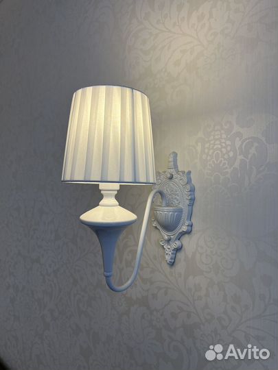 Люстра и 2 шт бра