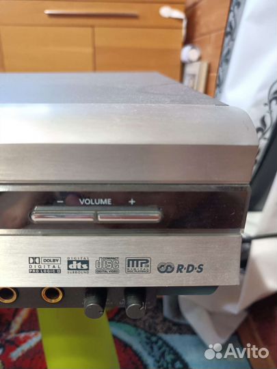 Видеомагнитофон с караоке