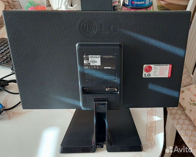 Монитор LG flatron E1942-BN 18,5 дюймов