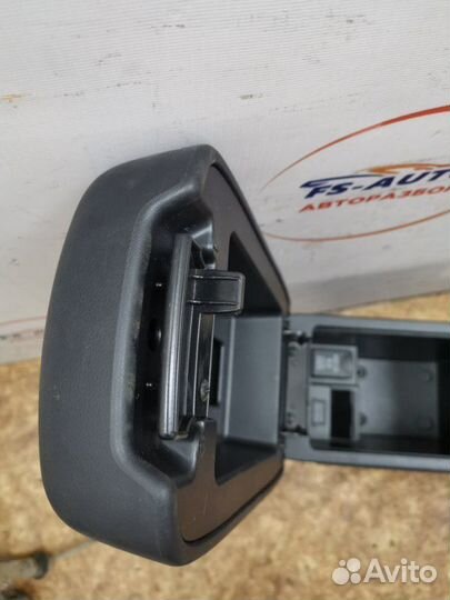 Подлокотник Mitsubishi Asx SUV 1.6 4A92 2014