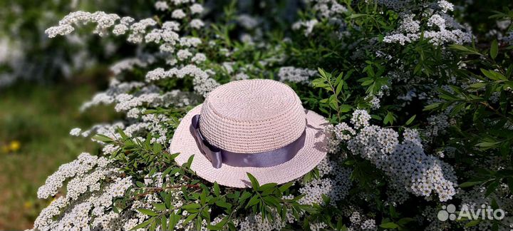 Шляпка канотье из рафии