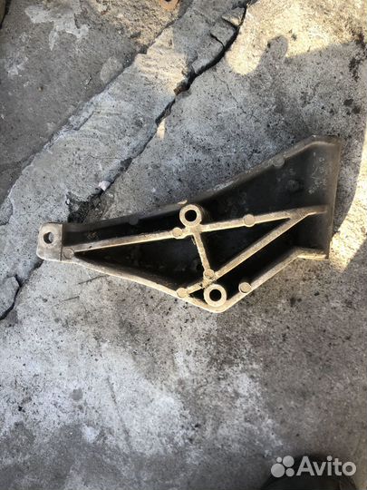 026145515 кронштейн насоса гур passat b3