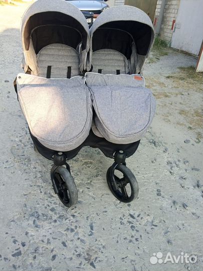 Коляска для двойни
