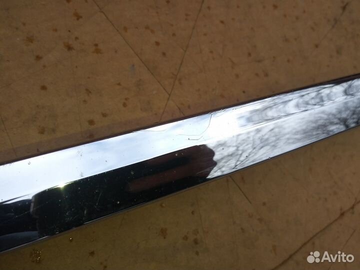 Молдинг заднего бампера центральный VW Tiguan 2