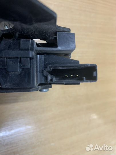 Замок крышки багажника Астра Astra J