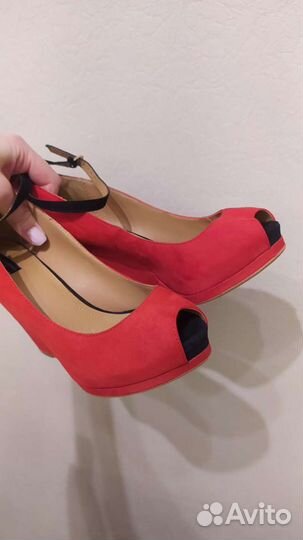 Праздничные туфли (босоножки) на танкетке Zara