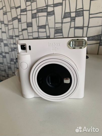 Фотоаппарат моментальной печати Instax Square SQ1