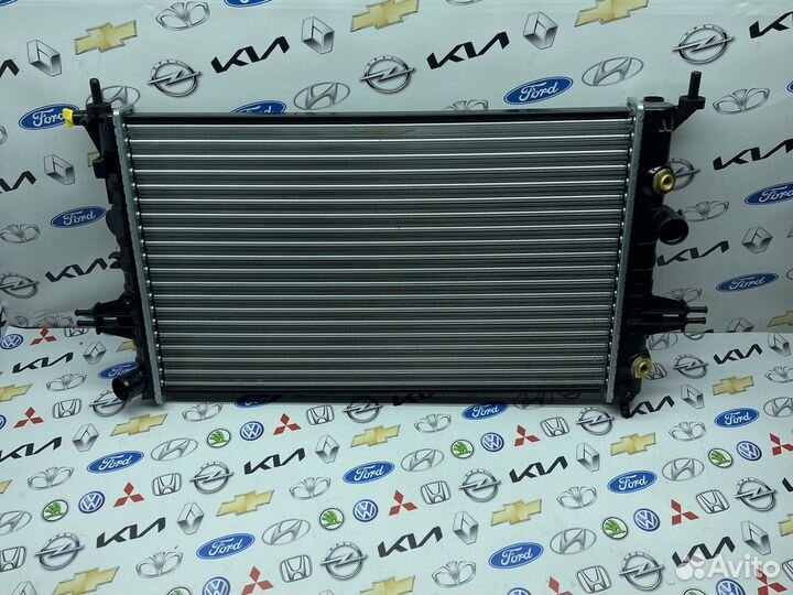 Радиатор охлаждения Opel Astra G/Zafira A/viva