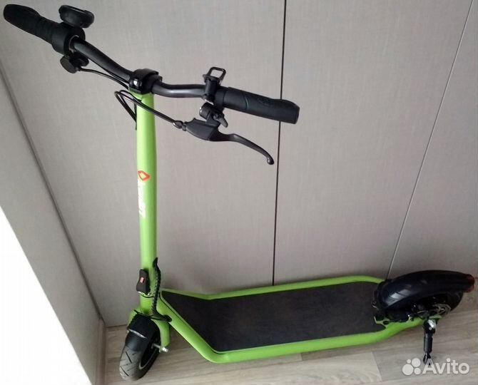 Электросамокат iconBIT Trident 105