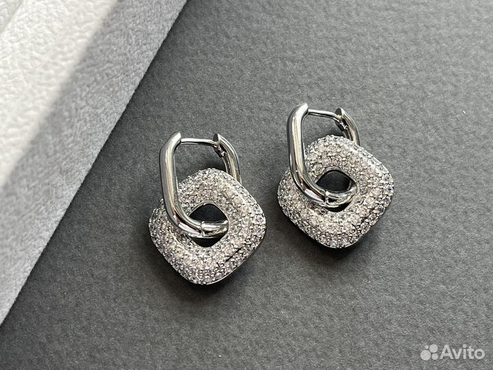 Серьги стильные