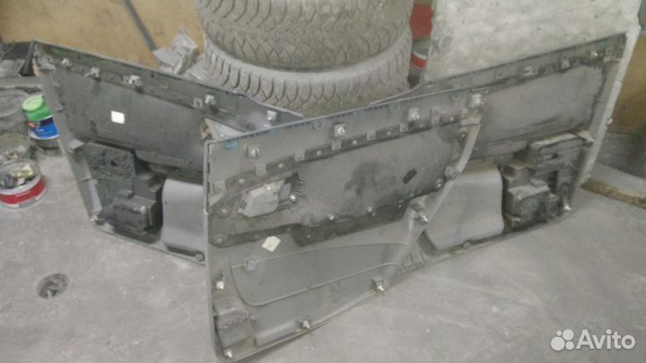 Обшивка двери задней левой б/у серая лада приора