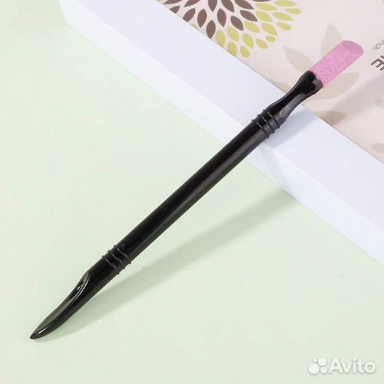 Маникюрный инструмент для удаления кутикулы