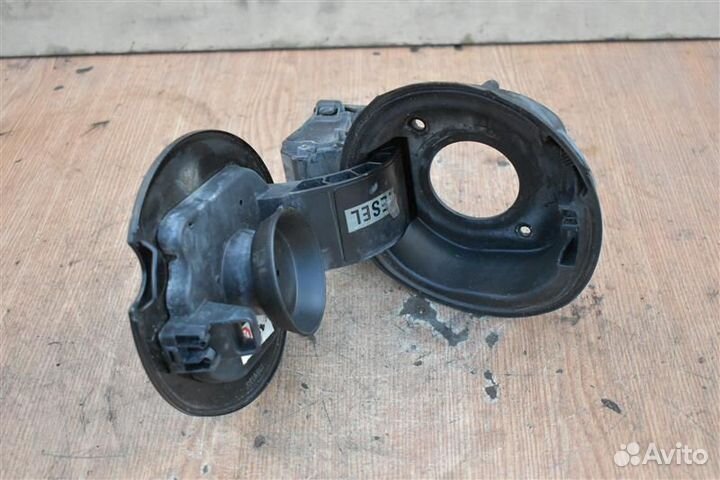 Лючок бензобака Renault Megane 3 хетчбек 5Д K9K