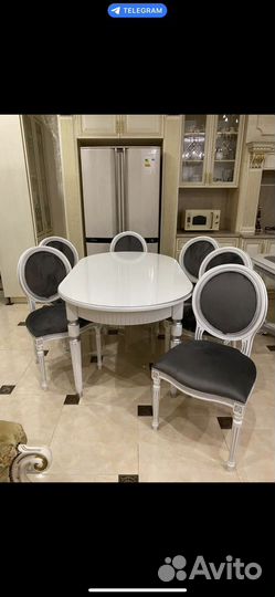 Столы и стулья