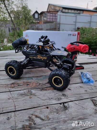 Машина 1:12 / внедорожник / на пульте управления